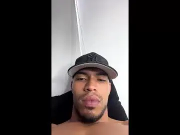 Chaturbate Live Sex Cam of manuel__brown