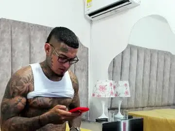 Chaturbate Watch Live Sex Cams of corwinblake_