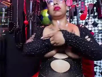 Chaturbate Live Sex Cam of loana_bdsm