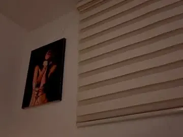 Chaturbate Best live sex cam show of miavero