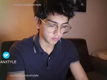 Chaturbate Live Sex Cam of juancamroom