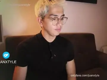 Chaturbate Live Sex Cam of juancamroom