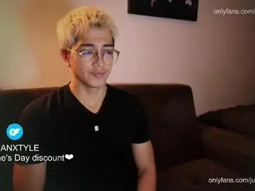 Chaturbate Best live sex cam show of juancamroom