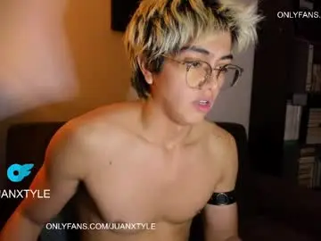 Chaturbate Live Sex Cam of juancamroom