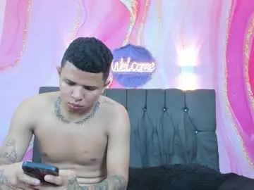 Chaturbate Free Porn Cam of steven19_latinboy