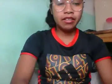 Chaturbate Live Sex Cam of rinah856024