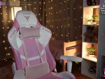 Chaturbate Watch Live Sex Cams of triss_moon