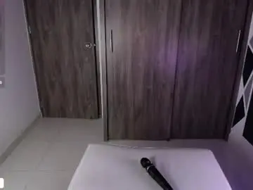 Chaturbate Live Sex Cam of amyharlow_