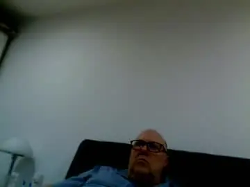 Chaturbate Free Porn Cam of iceoli123