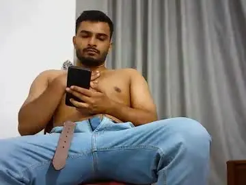 Chaturbate Sex Cam of spicybuoy