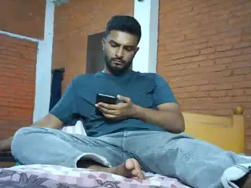 Chaturbate Live Porn of spicybuoy