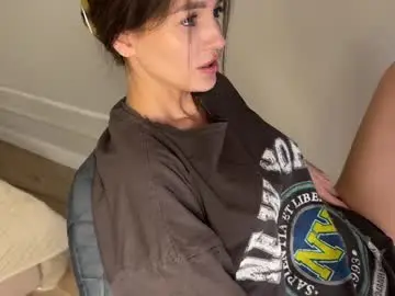 Chaturbate Live Sex Cam of xxx_leila