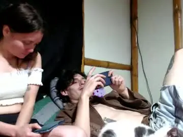 Chaturbate Live Sex Cam of miahells