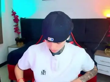 Chaturbate Free Live Porn of adamswalkerr_