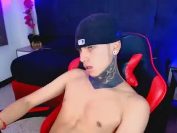 Chaturbate Live Sex Cam of adamswalkerr_