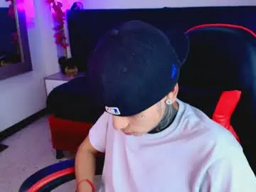 Chaturbate Live Sex Cam of adamswalkerr_