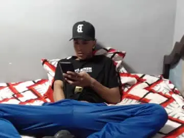 Chaturbate Free Porn Cam of robert_kingg