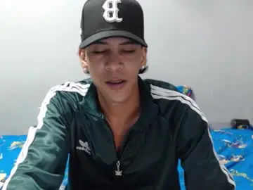 Chaturbate Watch Live Sex Cams of robert_kingg