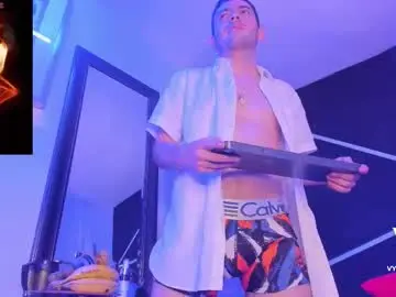 Chaturbate Best live sex cam show of vynny_blacke_