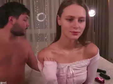 Chaturbate Live Sex Cam of cupofloveswhisper