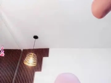 Chaturbate Live Sex Cam of darling_spoiled