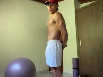 Chaturbate Live Sex Cam of joulianogreco1