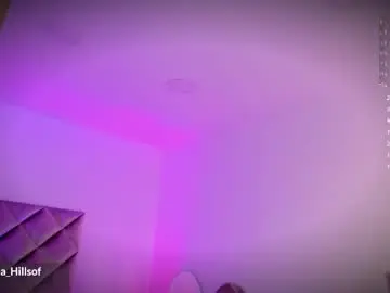 Chaturbate Live Sex Cam of malaia_hills