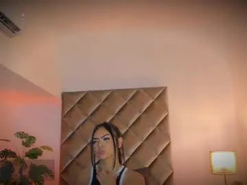 Chaturbate Sex Chat of malaia_hills