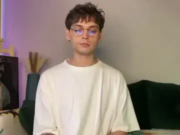 Chaturbate Free Porn Cam of oliverlawrence
