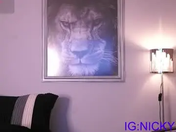 Chaturbate Live Sex Cam of alan_morrys