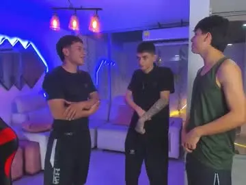 Chaturbate Nude Webcam of houseofwarrios