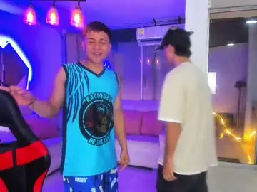 Chaturbate Live Sex Cam of houseofwarrios