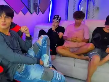 Chaturbate Sex Cam of houseofwarrios