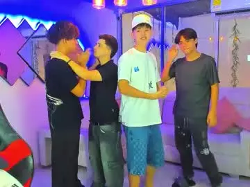 Chaturbate Free Live Porn of houseofwarrios