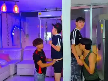 Chaturbate Adult Video Chat of houseofwarrios