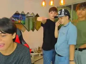 Chaturbate Nude Webcam of houseofwarrios