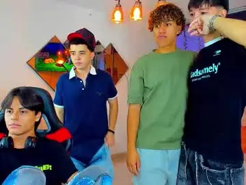 Chaturbate Live Sex Cam of houseofwarrios