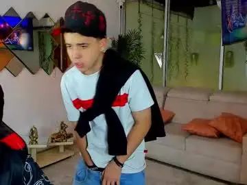 Chaturbate Nude Webcam of houseofwarrios