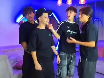 Chaturbate Free Live Porn of houseofwarrios