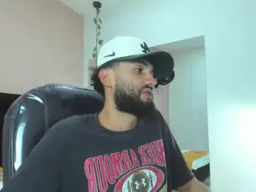 Chaturbate Live Sex Cam of ryan_jackson_