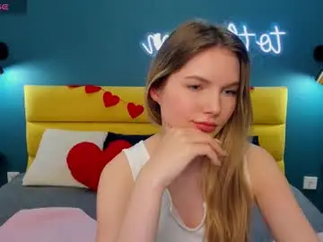 Chaturbate Sex Chat of evelineamore
