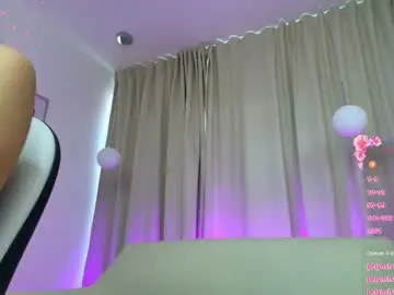 Chaturbate Live Sex Cam of rousee_v