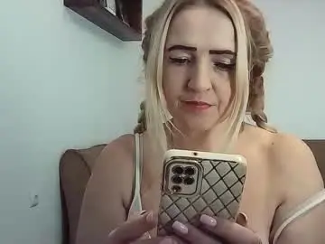 Chaturbate Live Sex Cam of ttrnynela