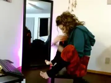 Chaturbate Free Porn Cam of bombshellbaeby