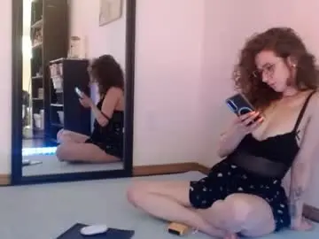 Chaturbate Live Sex Cam of bombshellbaeby