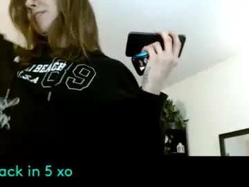 Chaturbate Watch Live Sex Cams of bombshellbaeby