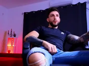 Chaturbate Free Live Porn of mightyaaron