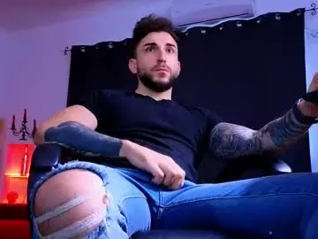 Chaturbate Live Sex Cam of mightyaaron