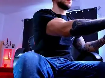 Chaturbate Free Live Porn of mightyaaron