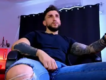 Chaturbate Sex Cam of mightyaaron